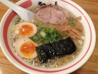 「中華そば・塩＋半熟煮玉子（￥800）」@ちばき屋 横浜ポルタ店の写真