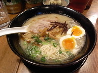 「祥らーめん650円(ばり) 餃子」@九州らーめん 祥の写真