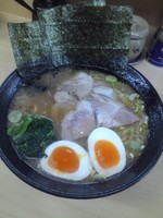 「味玉ラーメン、キャベチャー（７５０＋１００円）」@麺家 弘の写真
