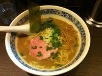 「煮干豚骨ラーメン 680」@麺処 夏海の写真
