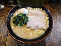 「馬場スペシャル(大盛り)+半ライス+餃子」@とんこつ大学の写真