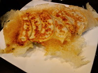 「餃子　300円（税抜）の品」@酔香園 蒲田店の写真