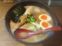 「豚ちゃんラーメン（800円）＋味玉盛（100円）」@麺部 しば盛の写真