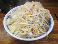 「小ラーメン(ニンニク、アブラ)700円、うずら卵100円」@ラーメン二郎 新小金井街道店の写真