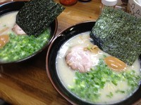 「博多ラーメン＋味玉＋替え玉（￥650＋￥80＋￥150）」@野永やの写真
