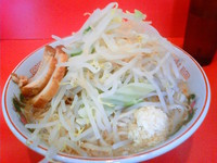 「ラーメン（野菜マシ、ニンニク　680円）」@赤ひげラーメンの写真