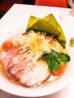 「特製塩ラーメン」@麺処 ほん田 東京駅一番街店の写真