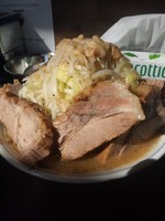 「ラーメン( ヤサイ・アブラ)＋ 豚」@らーめん梵’s BONES北浦和本店の写真