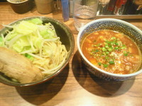 「辛つけめん（ミニ200g）（720円）+温玉」@ラーメン燈郎の写真