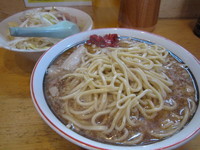 「小豚＋めん増し＋トウガラシ」@ラーメン二郎 荻窪店の写真