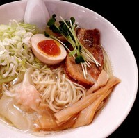 「味玉淡麗鶏だし塩+おねだり葱(900円）」@らーめんなが田の写真