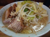 「ラーメン小(ニンニク少し)」@ラーメン二郎 赤羽店の写真