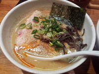 「【２月１１日祝日限定】鶏骨担々麺８００円」@鶏の骨の写真