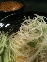 「広島つけ麺（冷） 並」@廣島つけ麺本舗 ばくだん屋 六本木店の写真