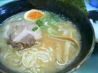 「とんこつ醤油らーめん（￥６８０）」@ぼーよしラーメンの写真