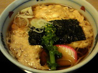 「玉子とじそば　￥680」@三幸の写真