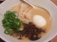 「白丸元味＋半熟塩玉子＋キクラゲ＋小玉」@博多 一風堂 富山店の写真