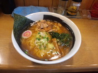 「鶏煮干し醤油らーめん」@らーめん武蔵堂の写真