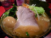 「ラーメン¥630＋野菜畑¥100＋味玉￥50」@厚木家の写真