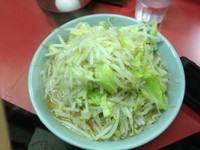 「小ラーメン650円+生卵50円」@ラーメン二郎 桜台駅前店の写真