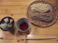 「相盛りざる（そば＋うどん）　780+200円」@蕎房 猪口屋の写真