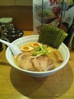 「豚骨まるとも特製らーめん 950円」@麺や まるとも 両国店の写真