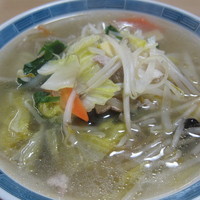 「タンメン（６００円）＋焼餃子＋生中」@中華料理 清華の写真