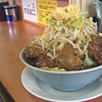 「ラーメン680円＋豚増し200円＋揚げ豚増し100円」@ジャンキーモンキーJr.の写真