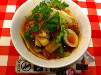 「ベジトマトムヤムラーメン※センヤイ（極太米麺）」@グリーンパッタイ 大崎店の写真