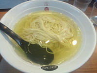 「八ヶ岳ワイン地鶏と塩麹の究極らぁ麺（限定）900円」@千葉拉麺倶楽部 拉通（ra2）の写真