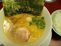 「特製鶏白湯750円（極細麺）＋半ライス（ランチサービス）」@横浜家系ラーメン 松田家 志木店の写真