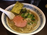 「煮干豚骨ラーメン」@麺処 夏海の写真
