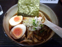 「にぼ醤油そば(750円)」@煮干し中華蕎麦 ニボバンクの写真