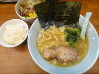 「豚骨醤油ラーメン+チャーシュー丼(630+150=780円)」@横浜家系ラーメン ばりき家の写真