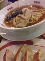 「鉄鍋チャーハン中華そば＆ギョーザセット＋ギョーザ無料クーポン」@幸楽苑 東浦和店の写真