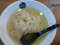 「八ヶ岳ワイン地鶏と塩麹の究極らーめん」@千葉拉麺倶楽部 拉通（ra2）の写真