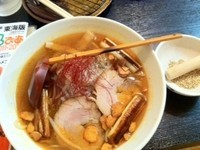 「冬の醤油ラーメン¥790＋津ぎょうざ¥300」@自家製麺 いたろうの写真