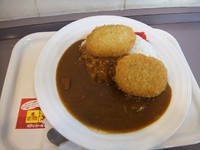 「コロッケカレー大盛・辛口520円(キャンペーン中で480円)」@カフェ と～ぶ 春日部店の写真