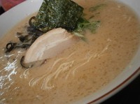 「豚骨醤油ラーメン+替玉」@豚骨ラーメン いちもんじ 北本店の写真