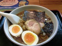 「醤油らーめん（７００円）＋塩玉（１００円）」@麺ぽーかろぅの写真