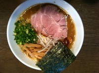 「にんにくカレーとんこつ」@らうめん考房 ありがた屋の写真