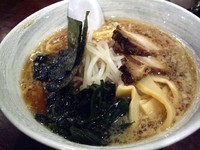 「醤油ラーメン（ネギ抜き）、600円→500円」@拉麺屋の写真