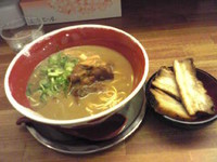 「徳島ラーメン+替え玉+チャーシュー」@徳島ラーメン 麺王 岡山駅前店の写真