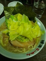 「らーめん（並）＋きゃべつ＋焼き餃子」@壱八家 スカイビル店の写真