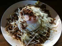 「マゼソバ （ヤキバージョン＋ワシワシ麺に変更）730円」@ラーメンアキラの写真