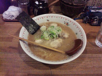 「とんこつしょうゆラーメン」@とんこつらーめん 笑丸の写真