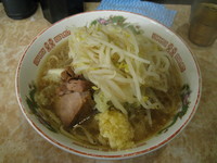 「らーめん（小）豚一枚（ニンニク・野菜増し）：600円」@肉汁らーめん 公 kimiの写真