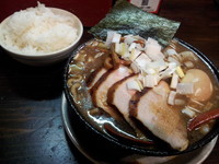 「特製煮干しラーメン８８０円＋ごはん５０円」@すごい煮干ラーメン凪 渋谷東口店の写真