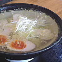 「とりそば大盛＋玉子」@らーめん 楽やの写真