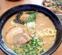 「濃厚魚介豚骨ラーメン＋チャーシュー丼(750円＋200円)」@麺や 飛来の写真